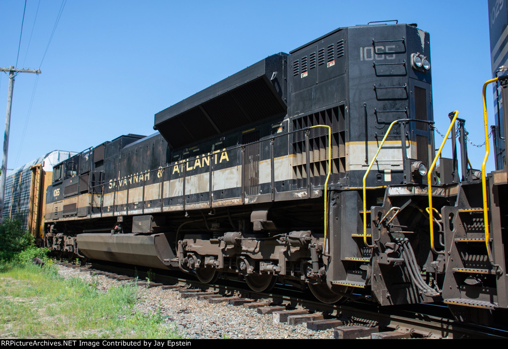 The Savannah & Atlanta Heritage unit trails on 11R